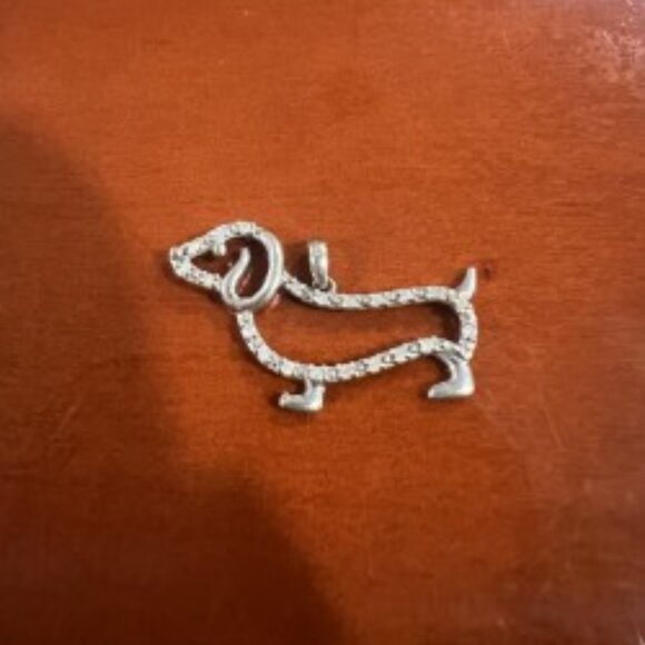 10k White Gold 1/10 Ct Diamond Dachshund Pendant - Picture 2 of 4